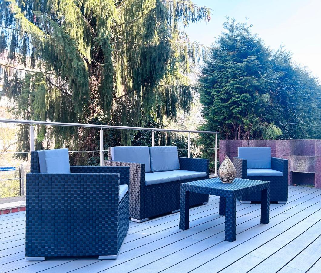 Modernes Apartment Mit Queensize-Bett, Netflix, Kueche, Erdgeschoss, Naehe Ameos Klinik Aschersleben Exterior photo
