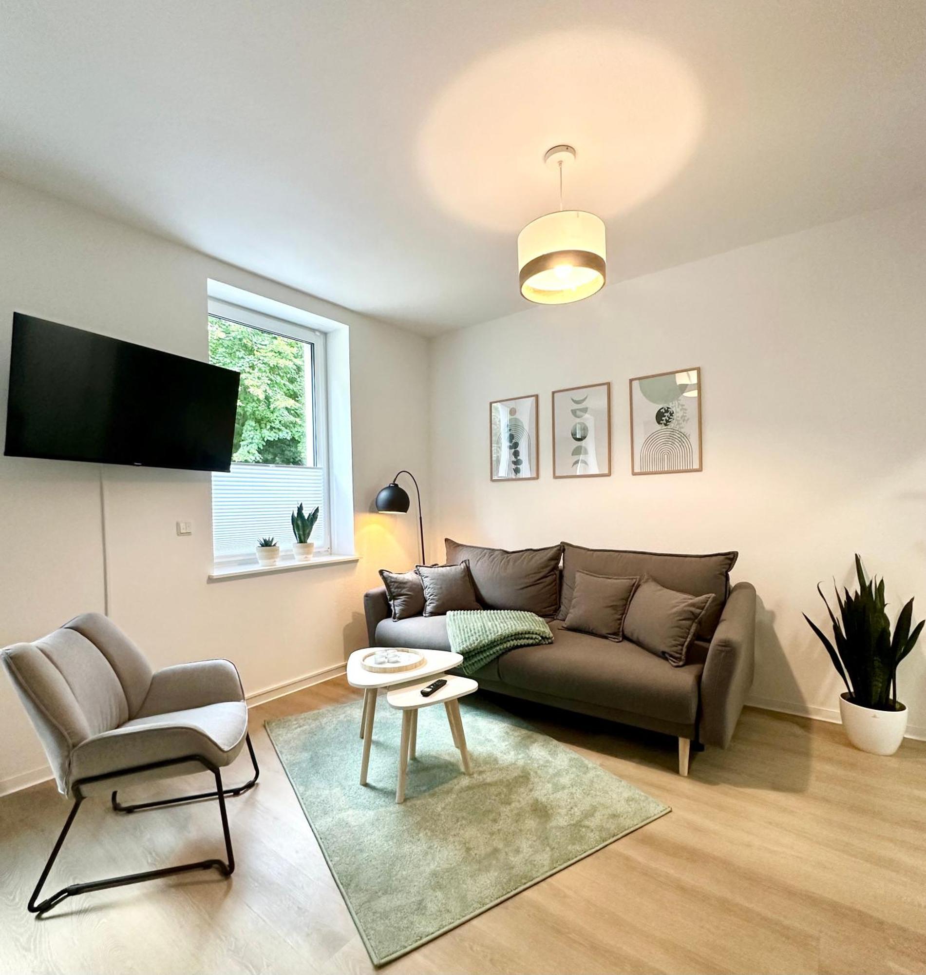 Modernes Apartment Mit Queensize-Bett, Netflix, Kueche, Erdgeschoss, Naehe Ameos Klinik Aschersleben Exterior photo